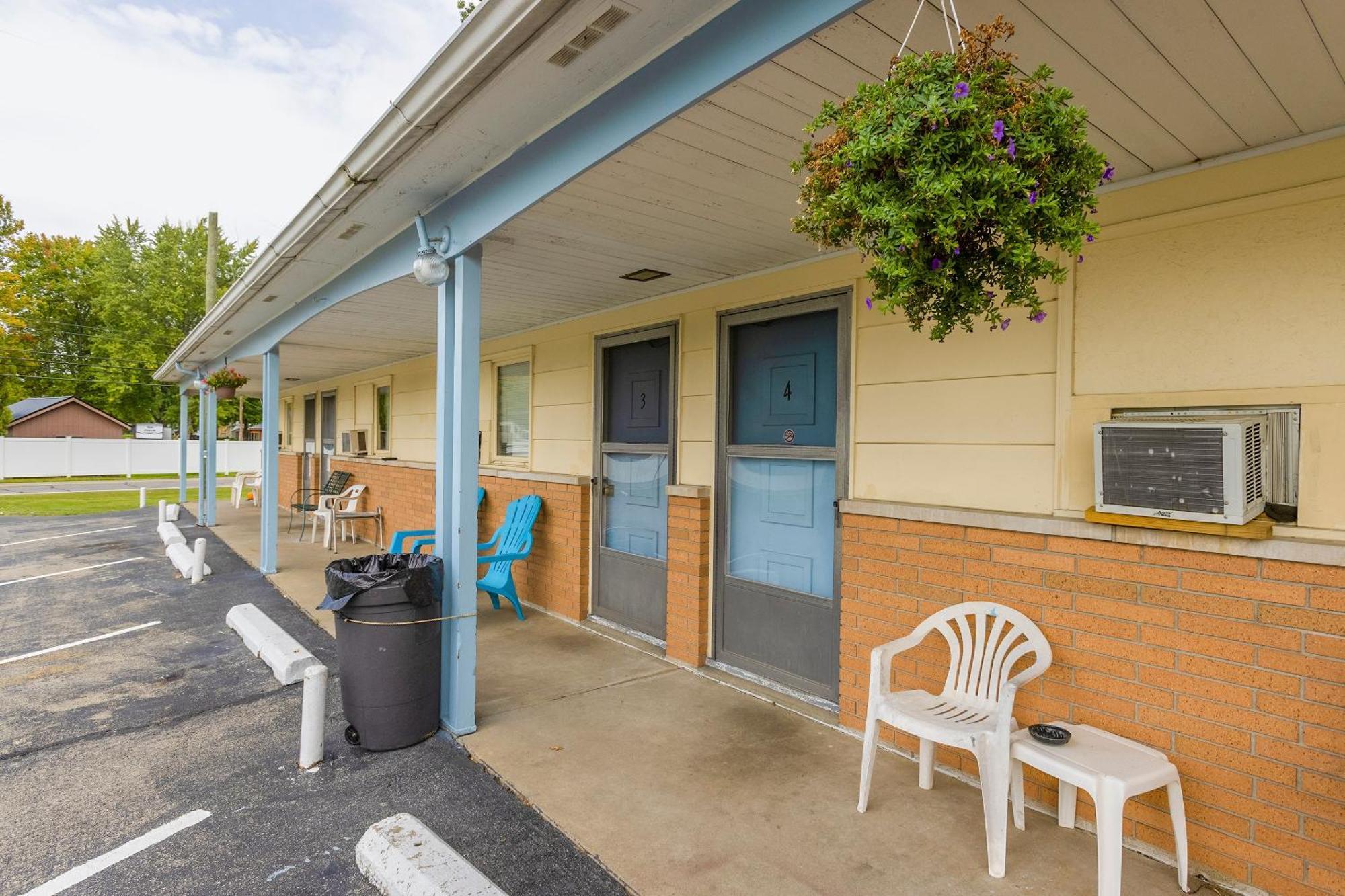 Parkside Motel By Oyo Meadville Conneaut Lake Conneaut Lakeshore Exterior photo